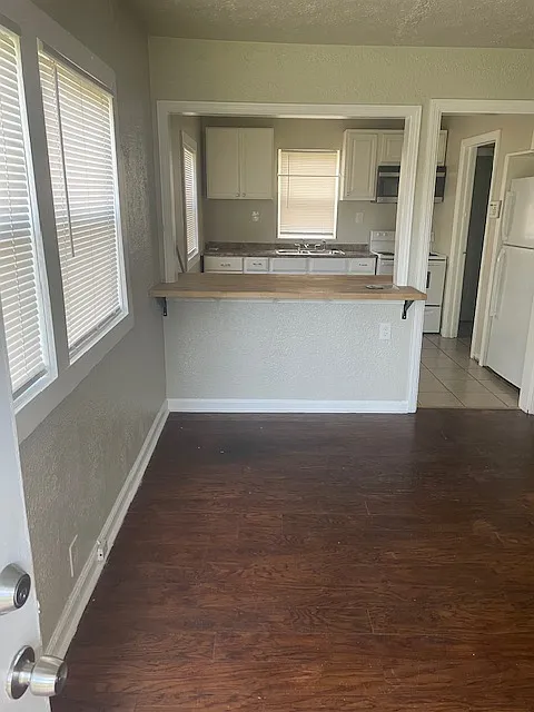 2 bed, 816 sqft, $950 — Photo 2