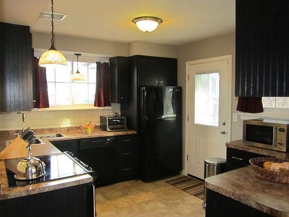 2nd image of 2109 Newcastle Ave