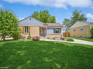 710 E Clarendon Ave, Arlington Heights, IL 60004
