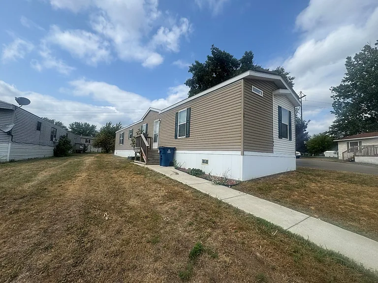 3210 Bel Clare Dr #109CMT — Photo 2