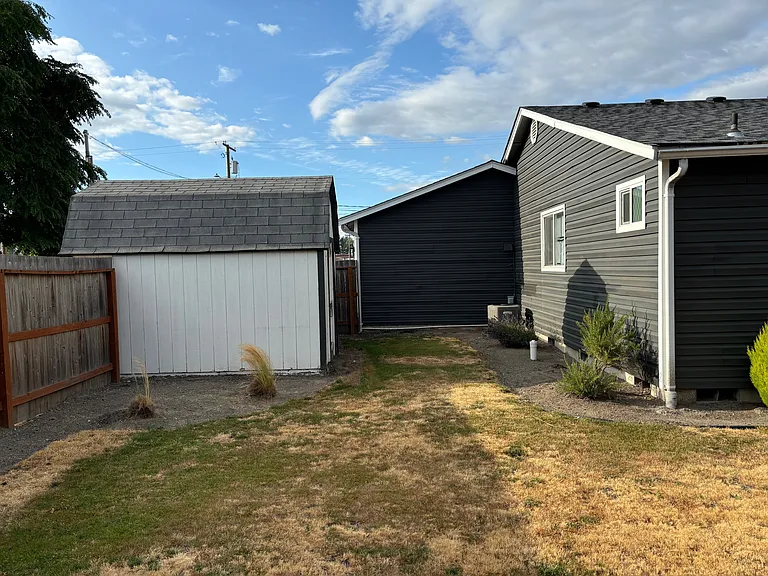 1020 Academy St — Photo 26