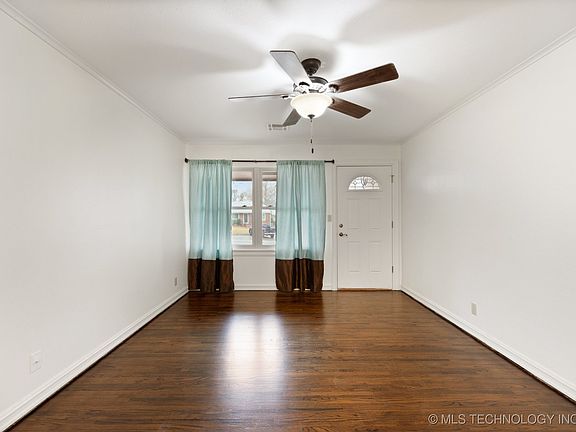 4th image of 9 N Boyd Pl
