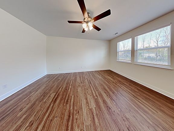 2nd image of 2924 Throneberry Ln