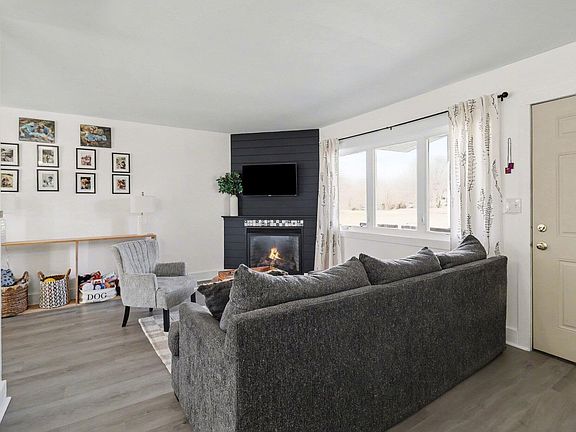 3rd image of 602 Resseguie St