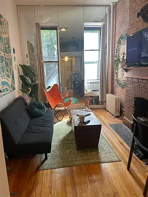 Rented by Sandra Greer Real Estate | media 11