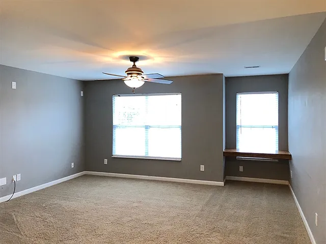 1010 Tanyard Springs Dr — Photo 19