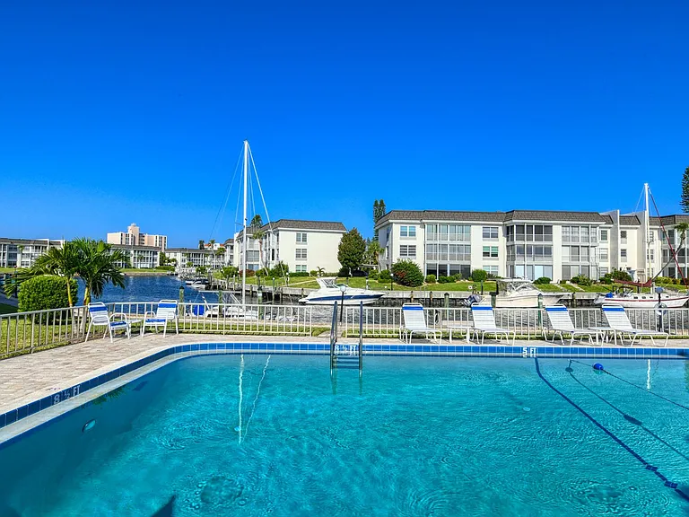 4320 Falmouth Dr #105 — Photo 62