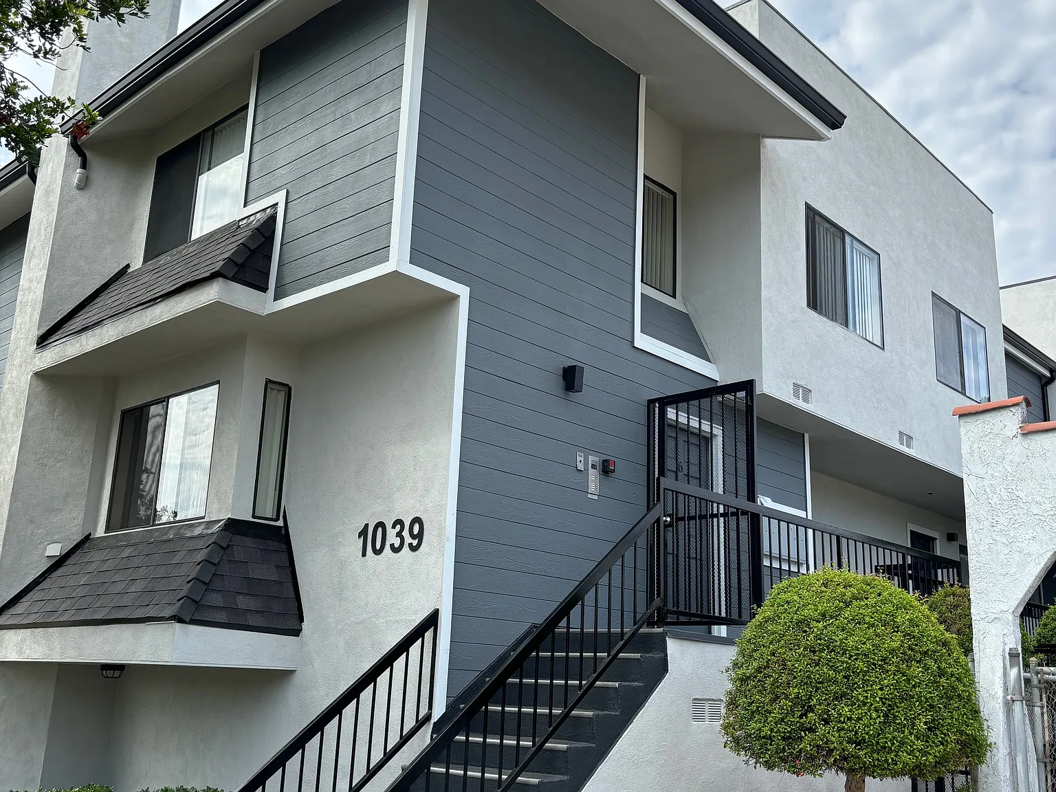 3 bed, 1448 sqft, $4,300 — Photo 2