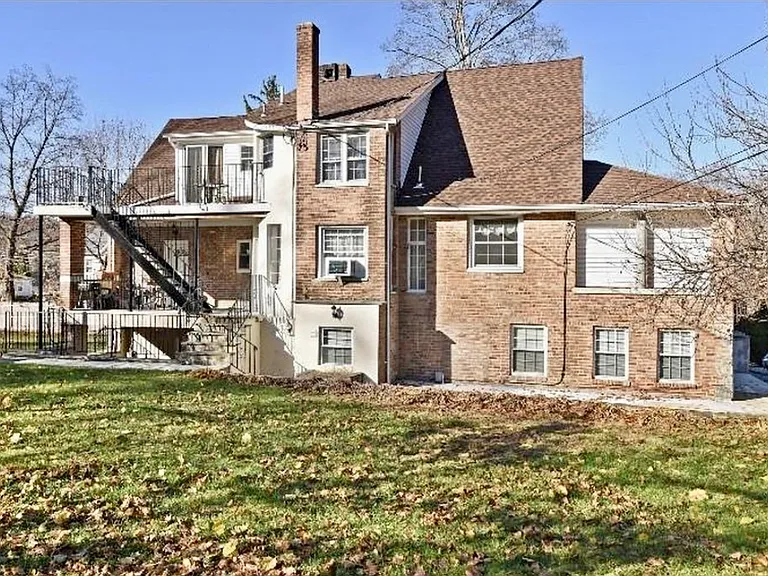 2 Hollowbrook Pl #1 — Photo 2