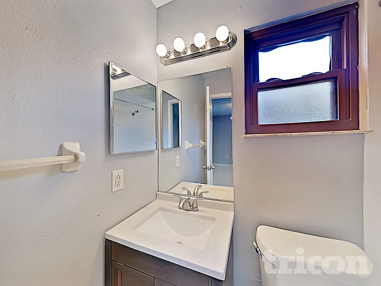 1627 Pendleton St — Photo 10