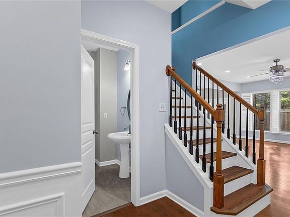 4th image of 1005 Chalbury Way