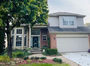 3309 Silverbrook Dr, Rochester, MI 48306