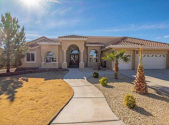 2nd image of 1060 Dona Beatriz Cir