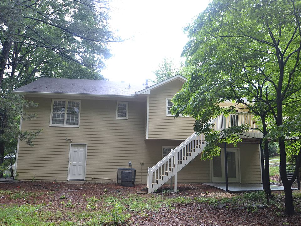 2nd image of 3715 Linwood Way