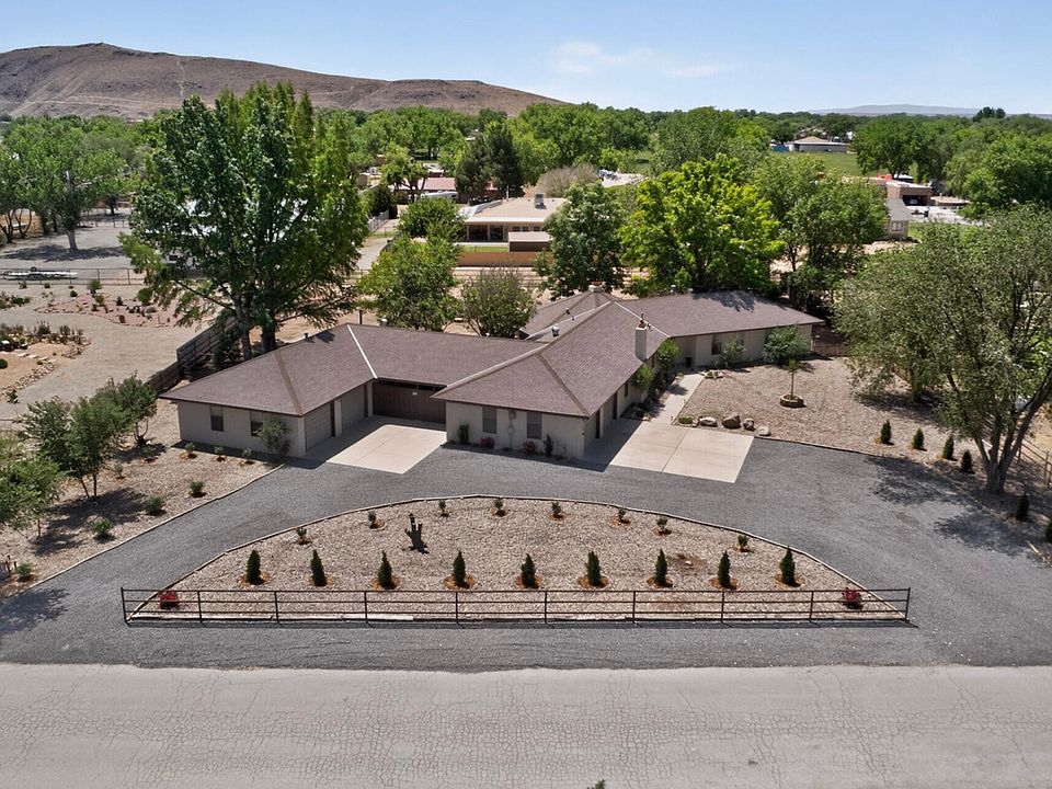 1st image of 6 Shady Ln