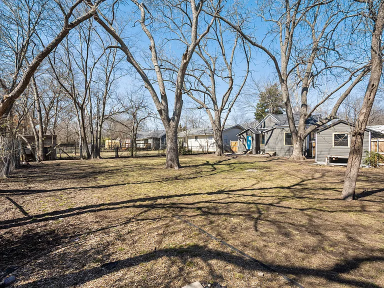 814 W Fern St — Photo 26