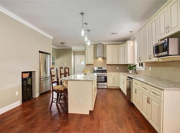 3rd image of 1614 Mirabeau Ave