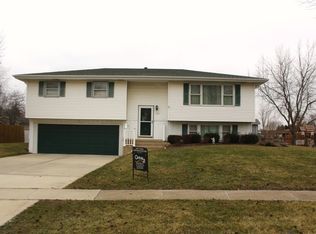 321 Eastgate Ct, New Lenox, IL 60451