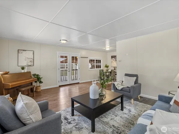 7301 NE 175th Street #112, Kenmore, WA 98028