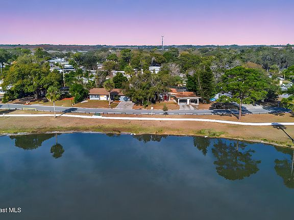 3rd image of 612 Baywood Dr