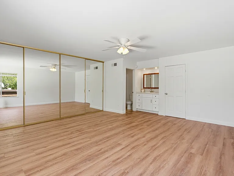 10432 Larwin Ave — Photo 18