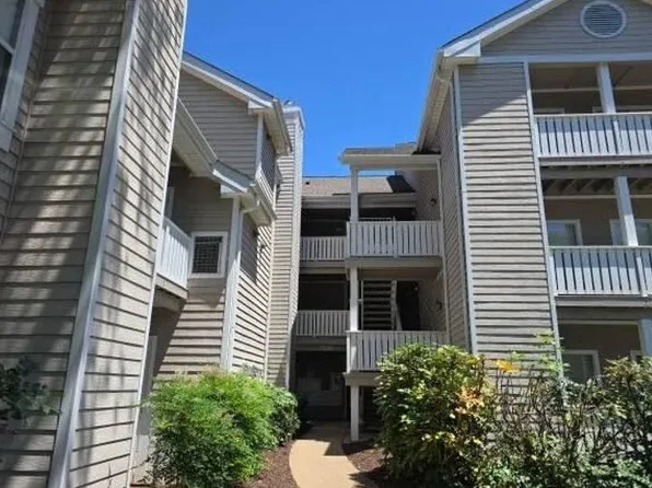 14322 Climbing Rose Way APT 102, Centreville, VA 20121
