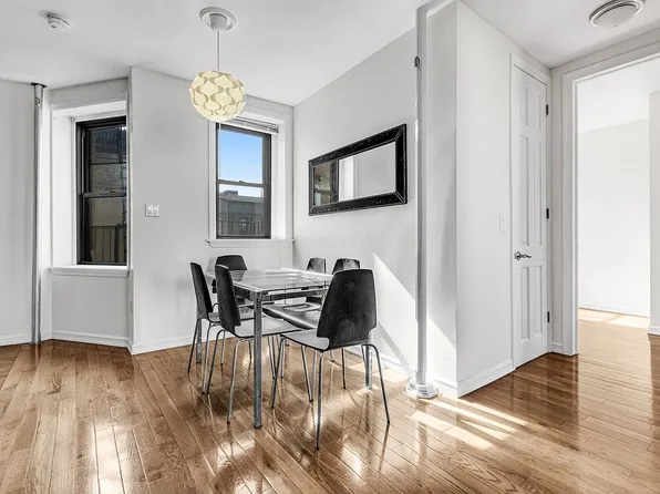 2105 33rd St APT 5D, Astoria, NY 11105