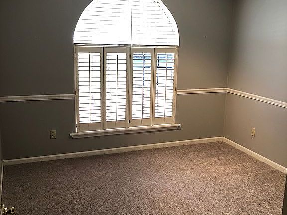 3rd image of 4034 Kilarney Cir