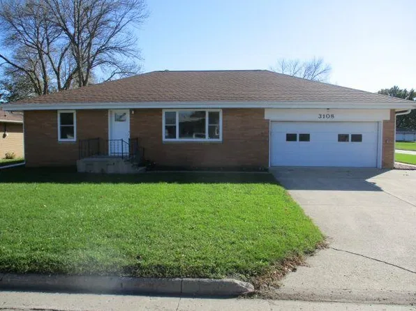 3108 4th St, Emmetsburg, IA 50536