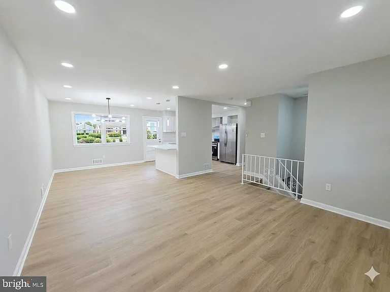 5001 Iroquois St — Photo 5