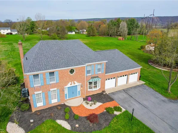 1011 Blue Mountain Dr, Danielsville, PA 18038