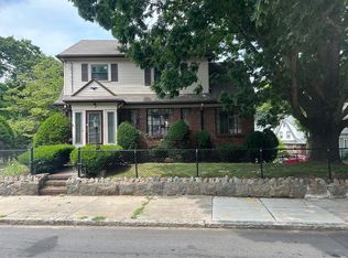 189 Weld St, West Roxbury, MA 02132