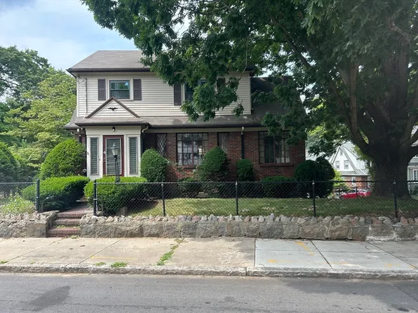 189 Weld St, West Roxbury, MA 02132