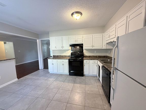 3rd image of 6623 Cherry Bark Dr