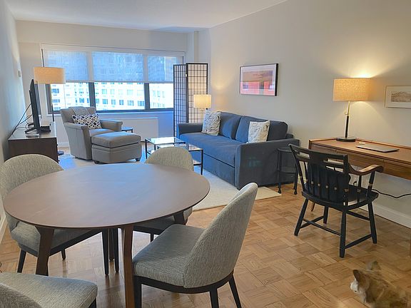 5th image of 20 W 64th St APT 20S