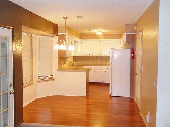 New wood laminate floors