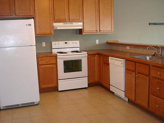 3rd image of 400 S Keyser Ave Unit A2