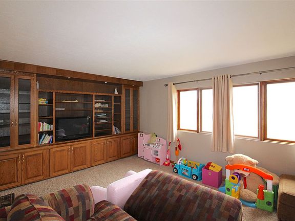 2nd image of 201 S Baytree Ave