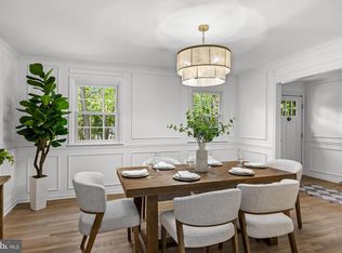 2 Woods Edge Ct, Medford, NJ 08055