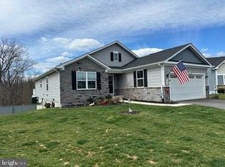 200 Shorefront Dr, Martinsburg, WV 25403