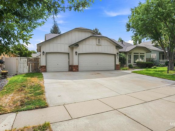 3rd image of 5856 N Brooklet Pl