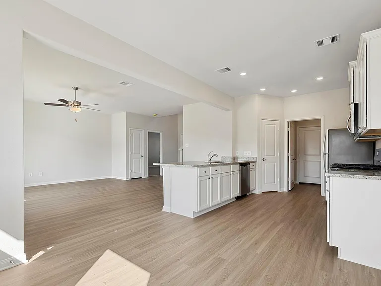 324 Fastboy Ln — Photo 6