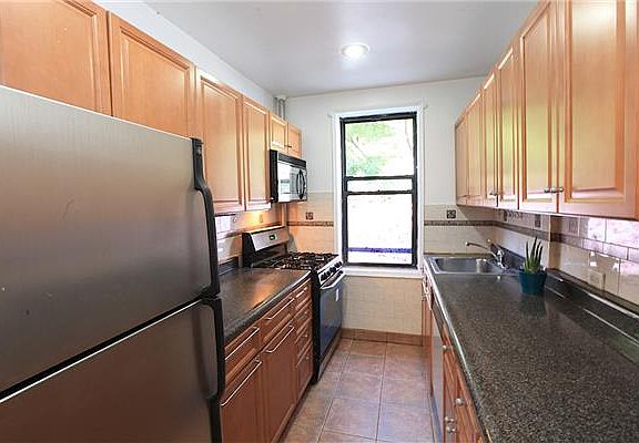 4th image of 675 Academy St APT 1G