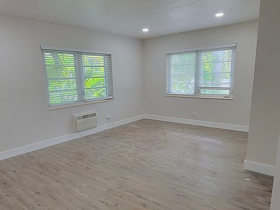 2nd image of 1533 Jefferson Ave APT 2