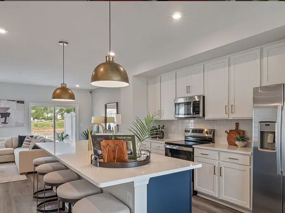 Main level - Kitchen