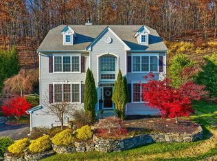 11 Heather Rdg, Highland Mills, NY 10930