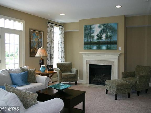 2nd image of 2002 Deertree Ln