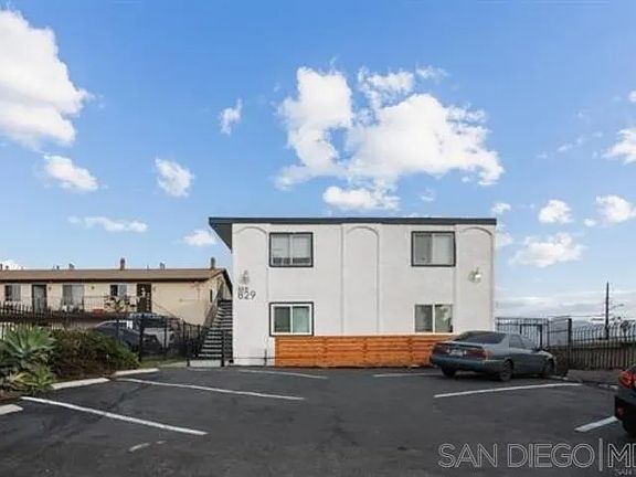 2nd image of 829 Grand Ave