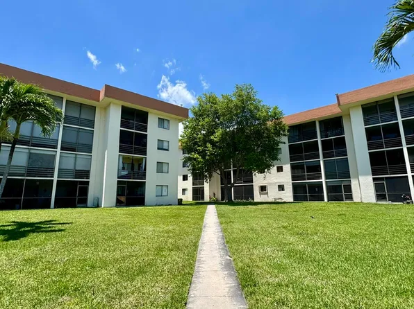 5981 Vía Vermilya #208, Lantana, FL 33462