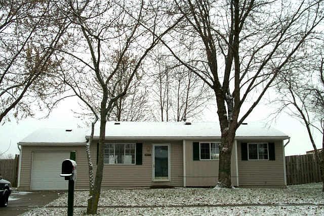 1st image of 905 Woodlark Dr